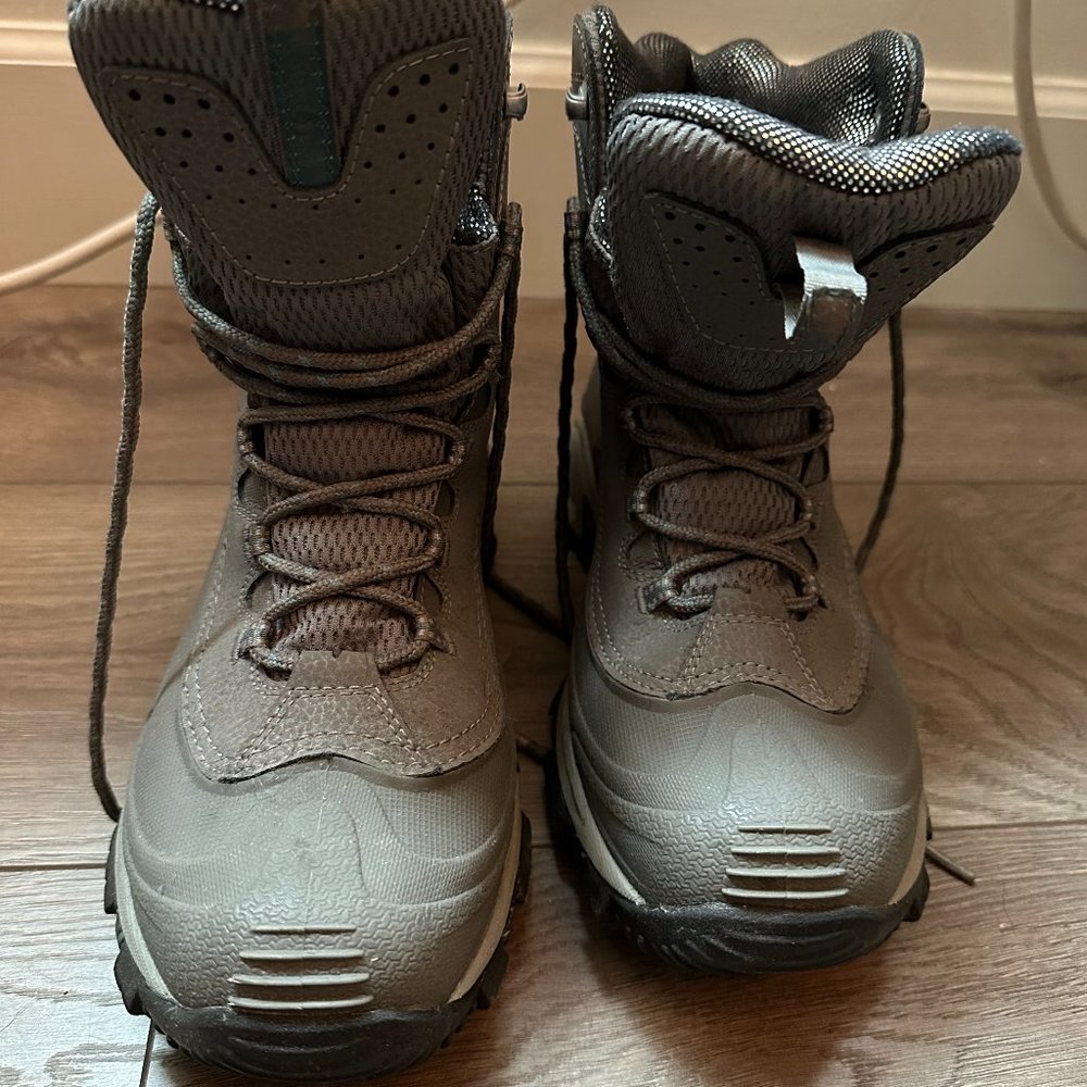 Columbia OmniHeat Waterproof Snow Boots Men's Size 8.5